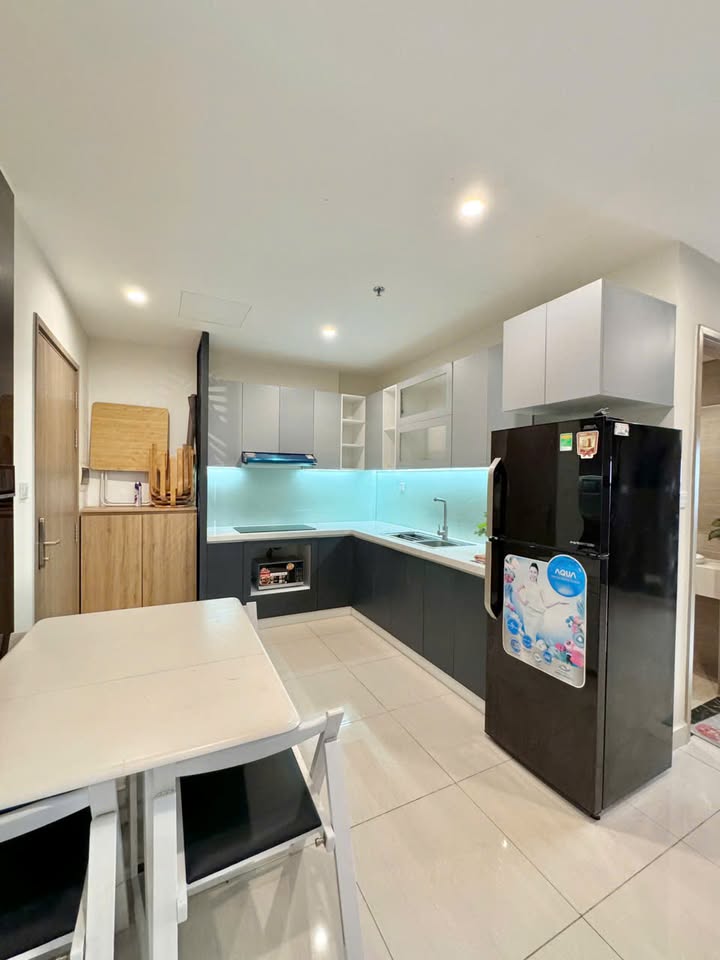 Căn hộ 2PN Vinhomes Grand Park 85m² giá 8.5 triệu - Full nội thất, căn góc thoáng mát!