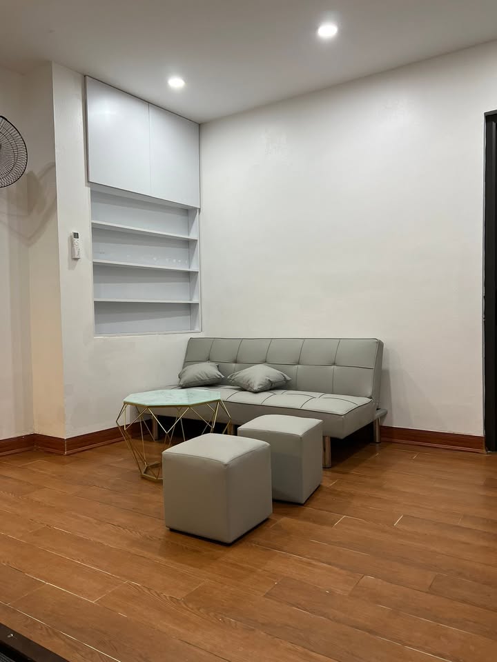 Căn hộ cho thuê tại Cầu Giấy 67m² - Nội thất cao cấp, tiện nghi đầy đủ!