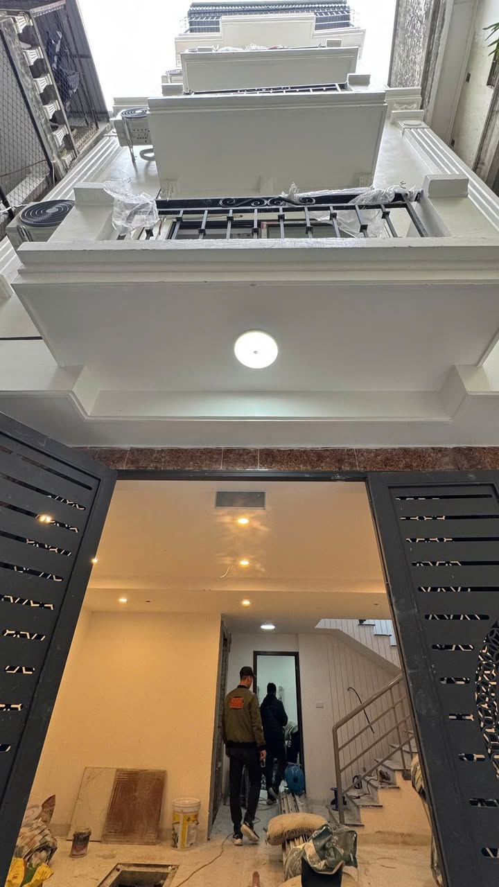 Nhà lô góc Hoàng Hoa Thám, Ba Đình 70m² giá 16.5 tỷ - Thiết kế hiện đại, an toàn!