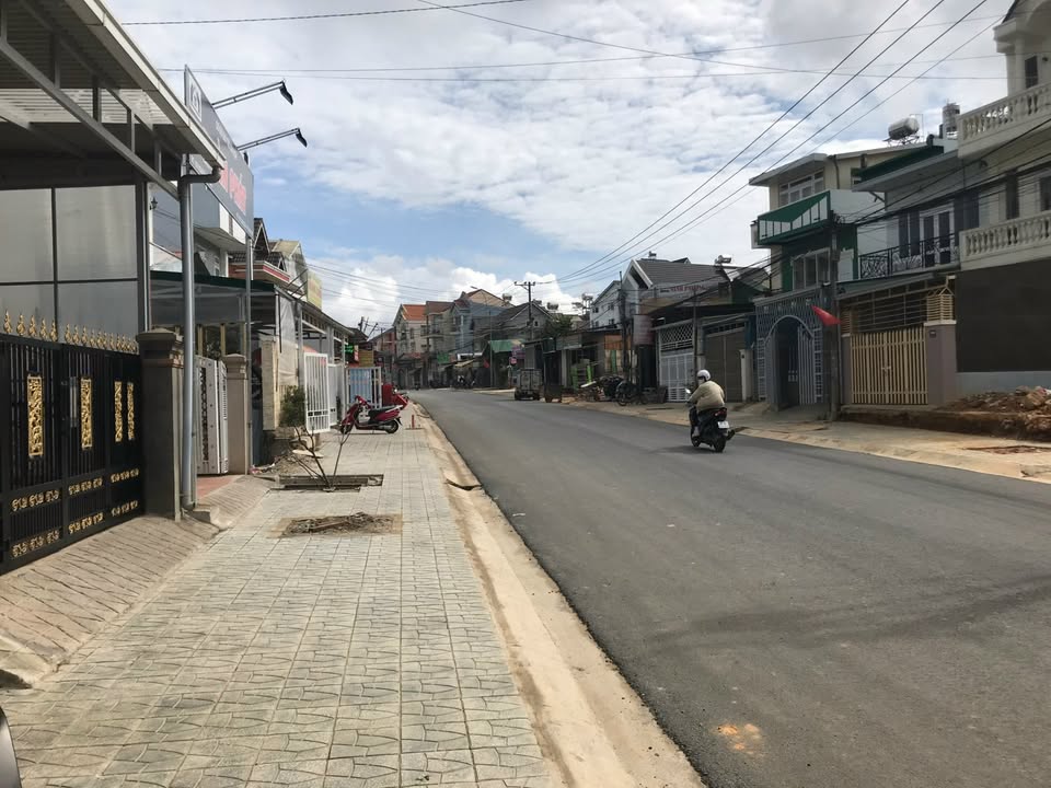 Nhà 2 mặt tiền Nguyên Tử Lực, Đà Lạt 184m² giá 11.8 tỷ - Pháp lý sổ đỏ chính chủ!