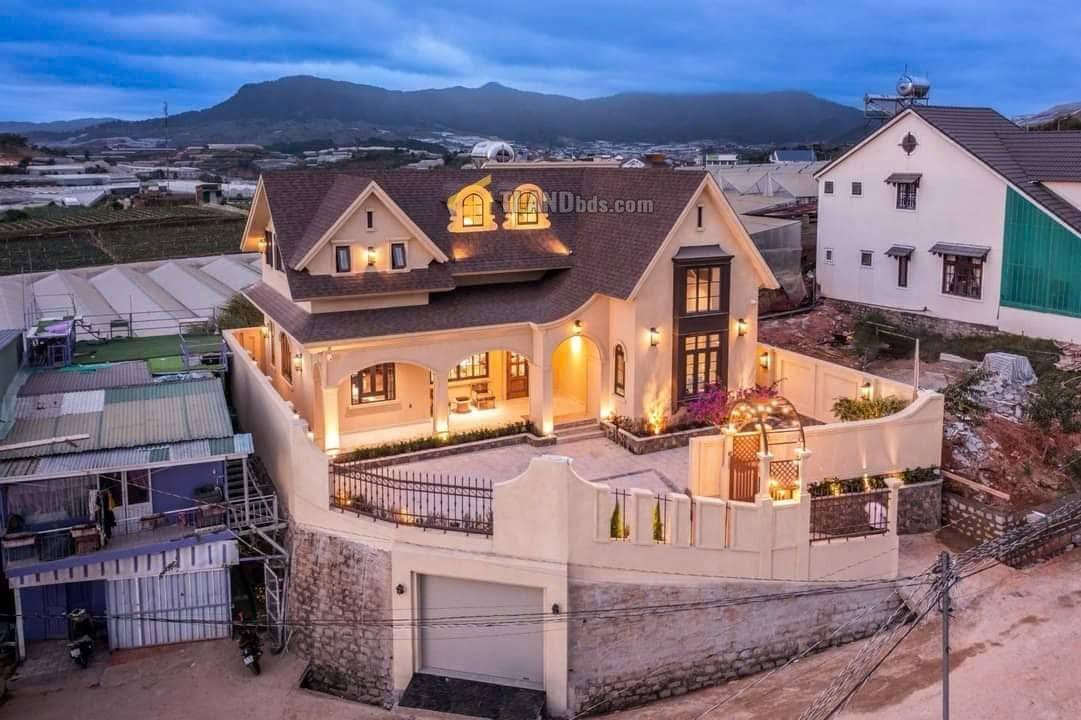 Villa Mặt Tiền Đường Đa Phú, Đà Lạt 300m² giá 17 tỷ - Sổ riêng chính chủ!