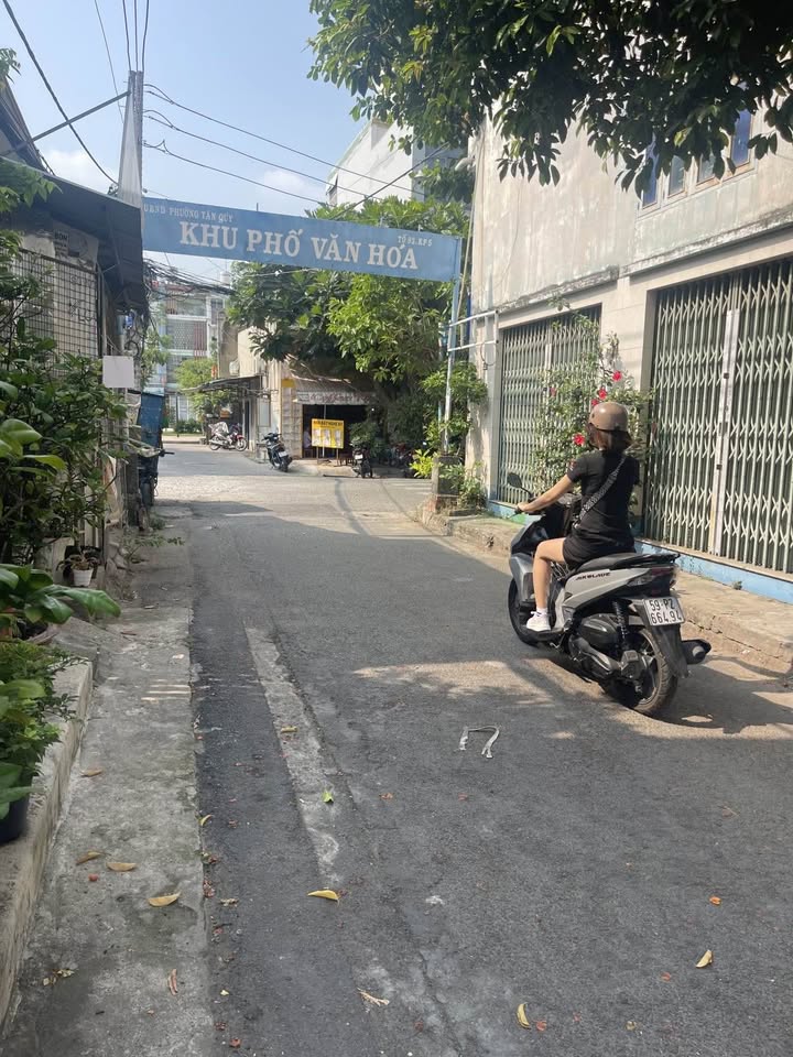 Nhà phố Hóc Môn 102m² giá 10.4 tỷ - Kinh doanh đa ngành ngay sát UBND!