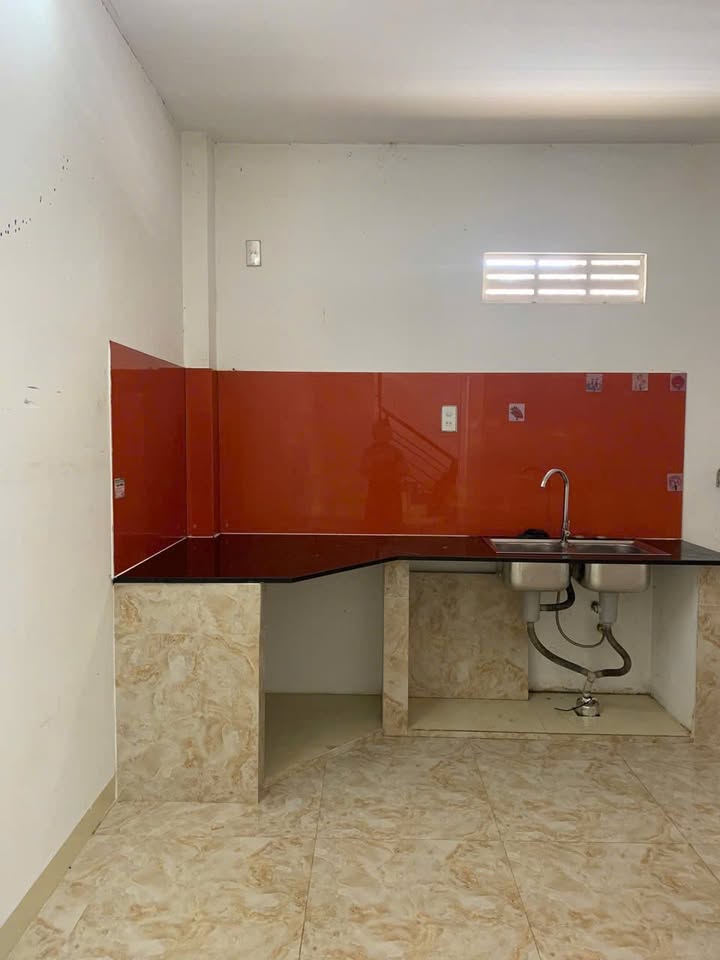 Nhà cho thuê 2 tầng hẻm Lương Định Của, Vĩnh Ngọc, Nha Trang 60m² - Khu vực an ninh, giá rẻ!