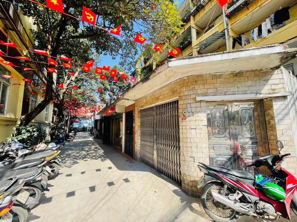 Căn hộ Tập thể Quỳnh Mai 40m² giá 3.1 tỷ - Nhà đẹp đón Tết!