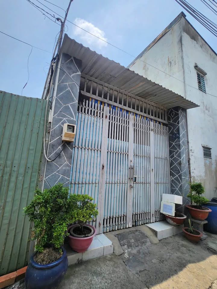 Nhà bán Bà Điểm Hóc Môn 72m² giá 3.65 tỷ - Sổ hồng riêng chính chủ!