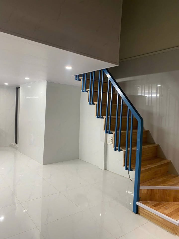 Nhà cho thuê 20m² tại ngõ Thông Phong, Đống Đa - 4 phòng ngủ, 3WC chỉ 9 triệu