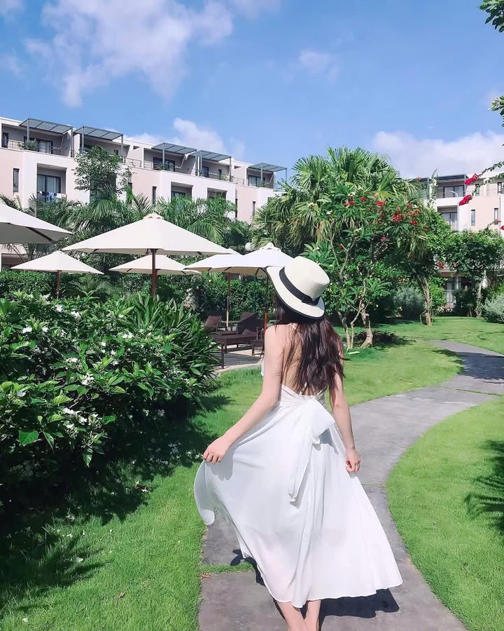 Townhouse cho thuê Royal Lotus Hạ Long 100m² giá 2 triệu - Khoảng cách 200m đến bãi biển!