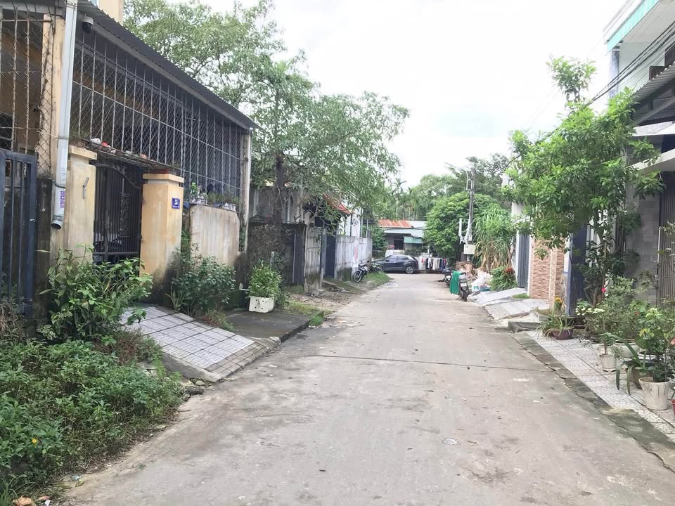 Nhà phố An Cựu 77.5m² giá 2 tỷ - Ô tô tránh nhau, sổ đỏ chính chủ!