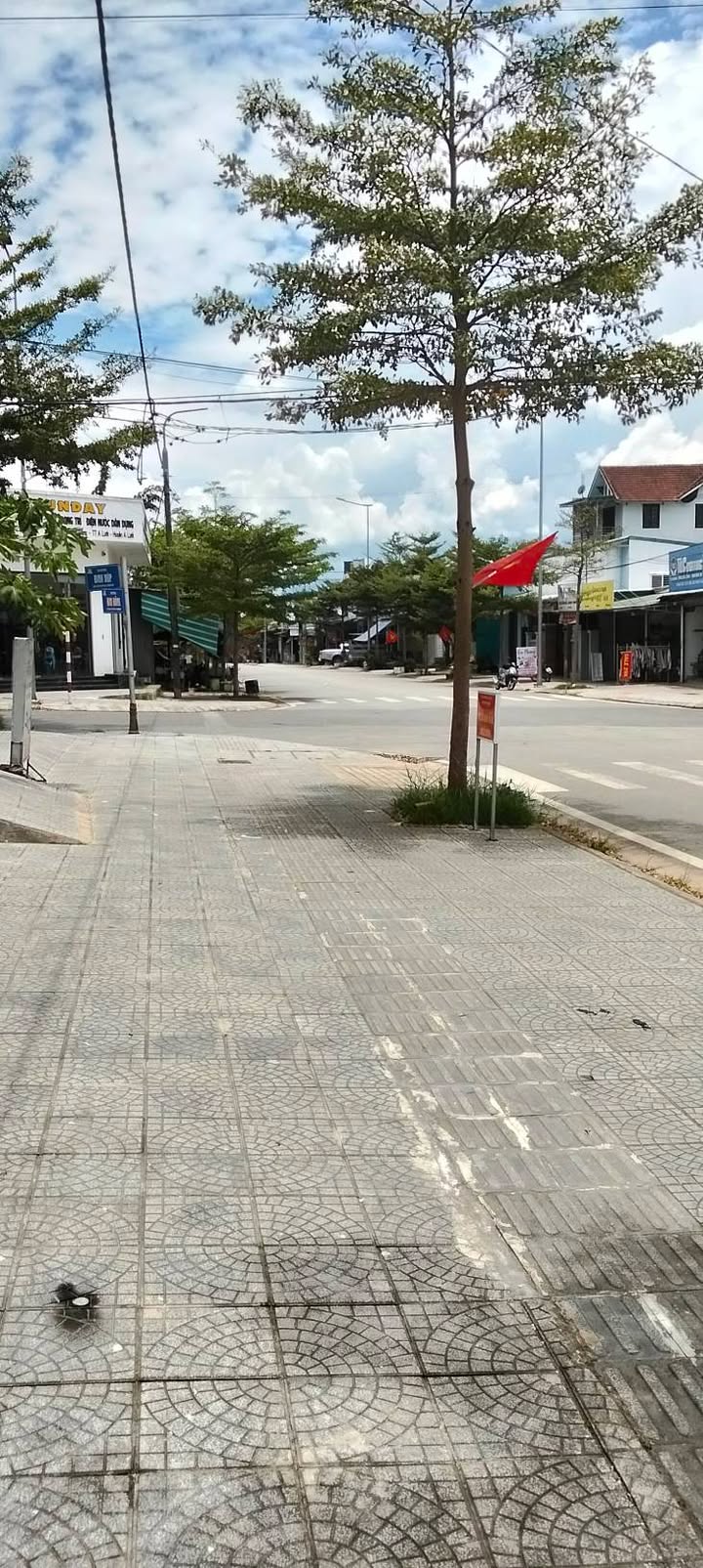 Nhà cấp 4 mặt tiền đường Nguyễn Văn Quảng, A Lưới 341m² giá chỉ 1.4 tỷ - Đầu tư sinh lời ngay!