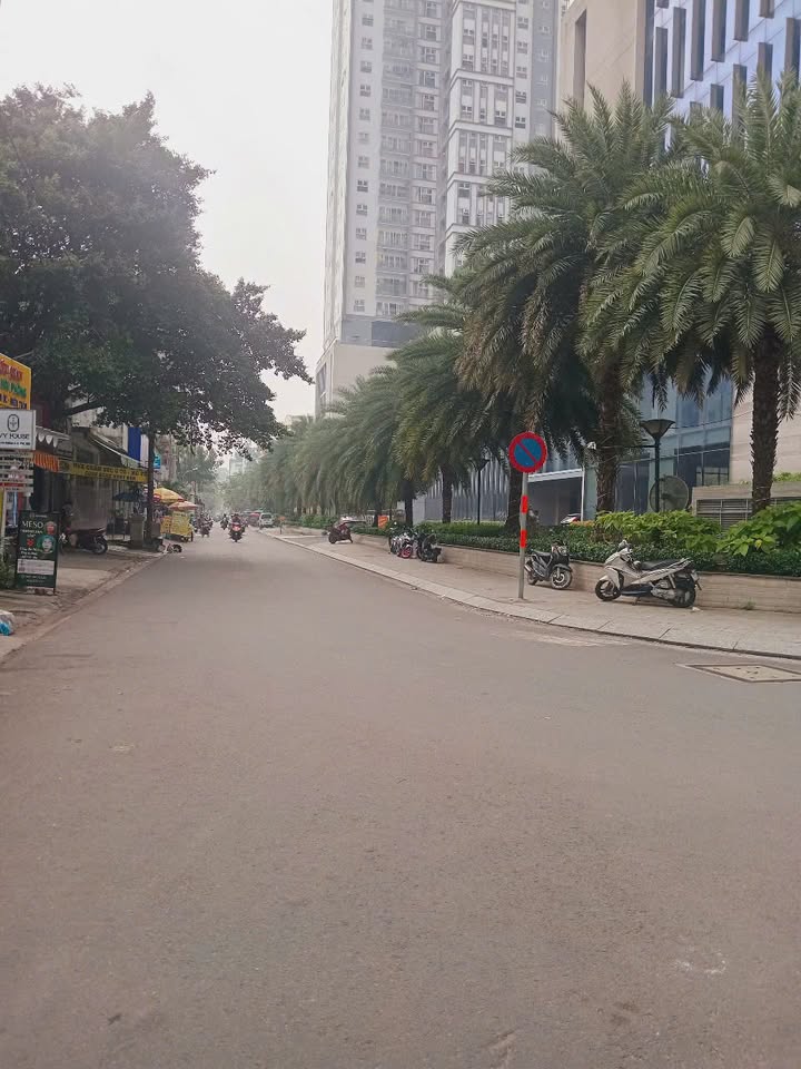 Nhà mặt tiền Lý Thường Kiệt, quận 10, 5 tầng, giá 21.5 tỷ - Đầu tư sinh lời ngay!