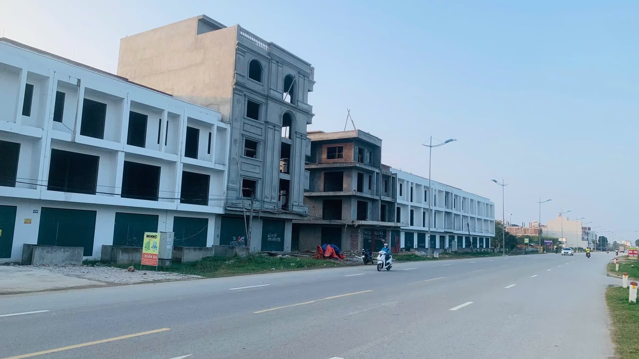 Nhà mặt tiền đại lộ Nam Sông Mã, 100m² giá 6 tỷ - Đầu tư sinh lời ngay!