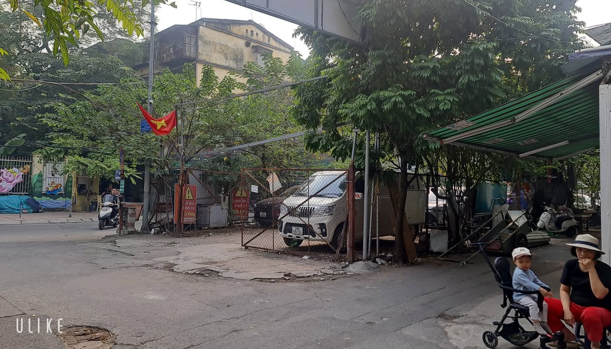 Nhà mặt phố Nguyên Hồng 21m² giá 8 triệu - Kinh doanh cafe ngay!