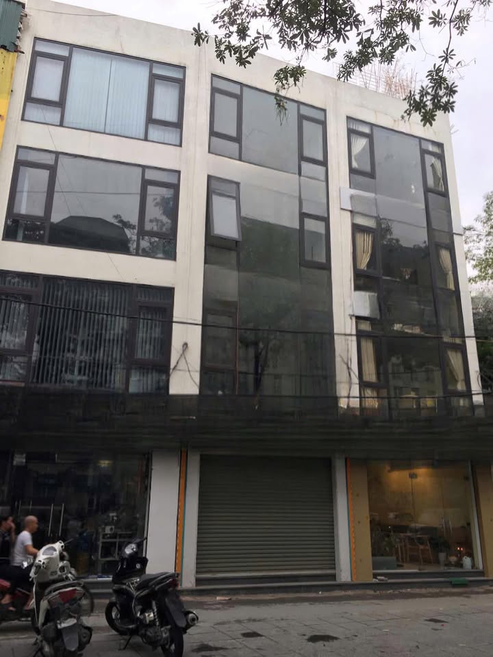 Nhà mặt phố Mễ Trì 70m² giá 33 triệu - Kinh doanh sầm uất!