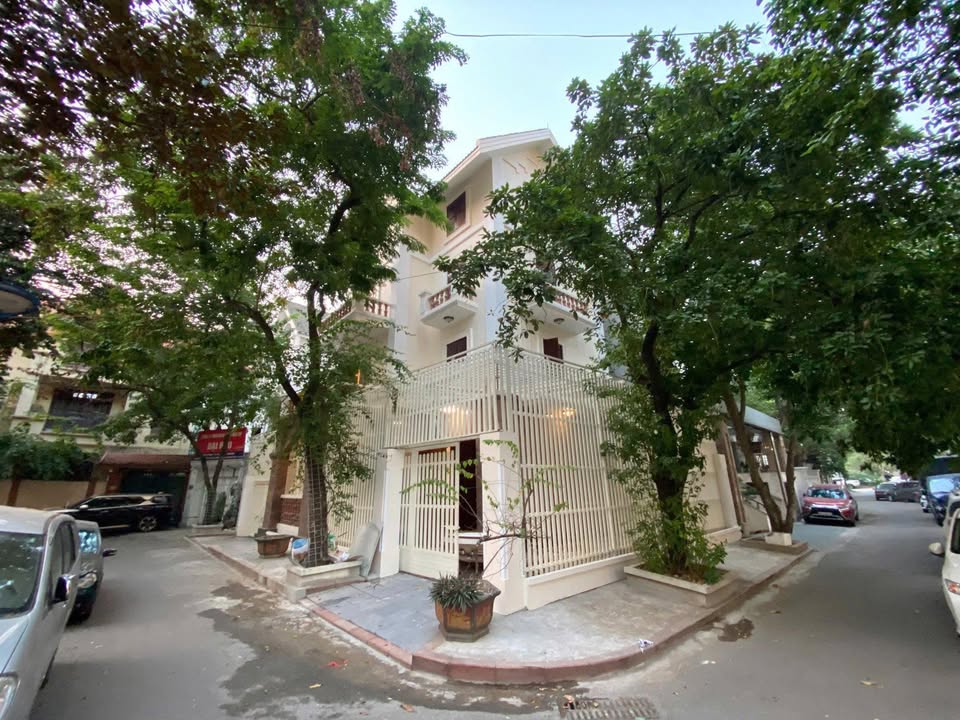 Cho thuê biệt thự Lưu Hữu Phước, Nam Từ Liêm, 200m² - Phù hợp làm văn phòng hoặc ở ngay!