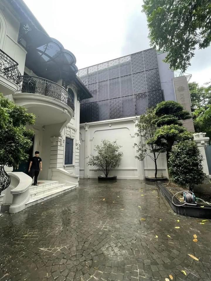 Biệt thự cho thuê Hàng Bún Ba Đình 400m² giá 200 triệu - Thiết kế Châu Âu sang trọng!