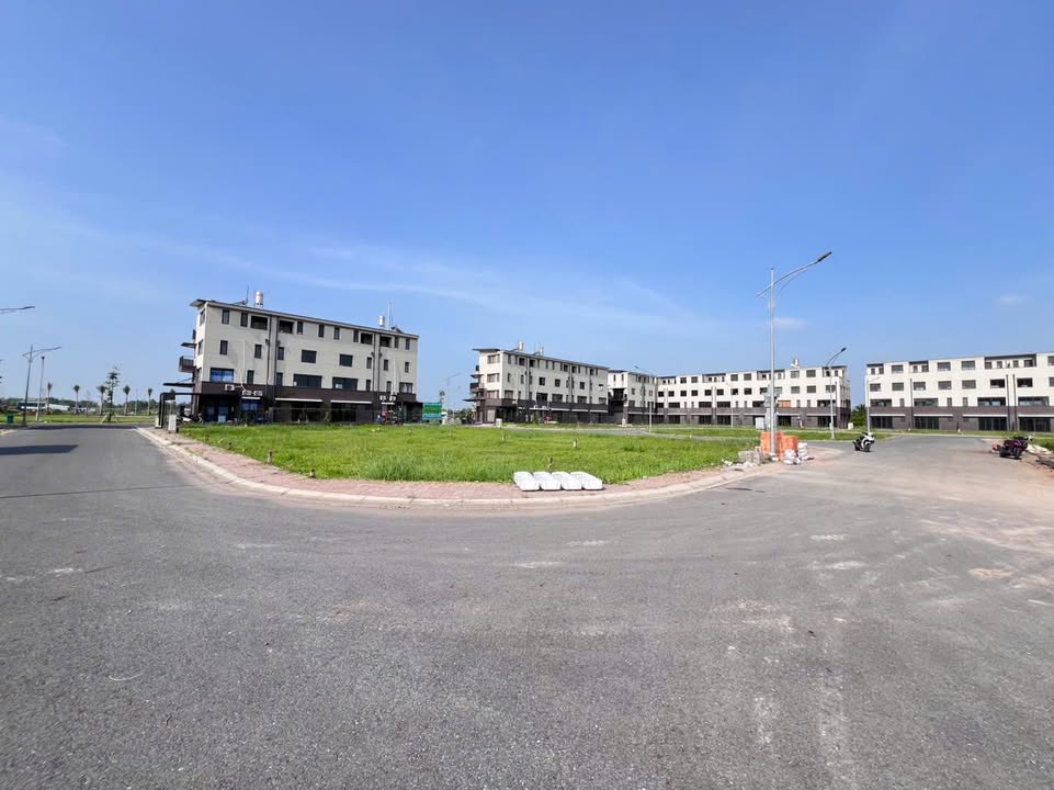 Bán nền biệt thự 2 mặt tiền Nam Long 3, Cần Thơ 122.5m² - Sổ hồng chính chủ