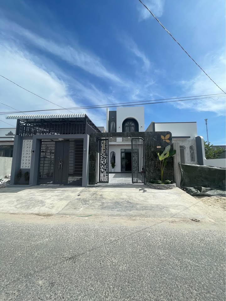 Nhà lầu đường Ngô Quyền, phường Long Hoa, 130m² giá 2.09 tỷ - Nhà mới, tiện ích đầy đủ!