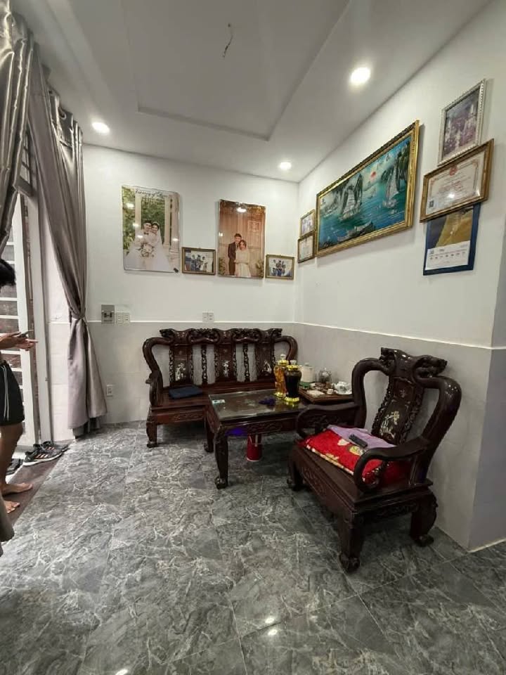 Bán nhà hẻm đường Lê Văn Lương, quận 7, diện tích 42m², giá chỉ 3.5 tỷ - Cơ hội đầu tư tuyệt vời!