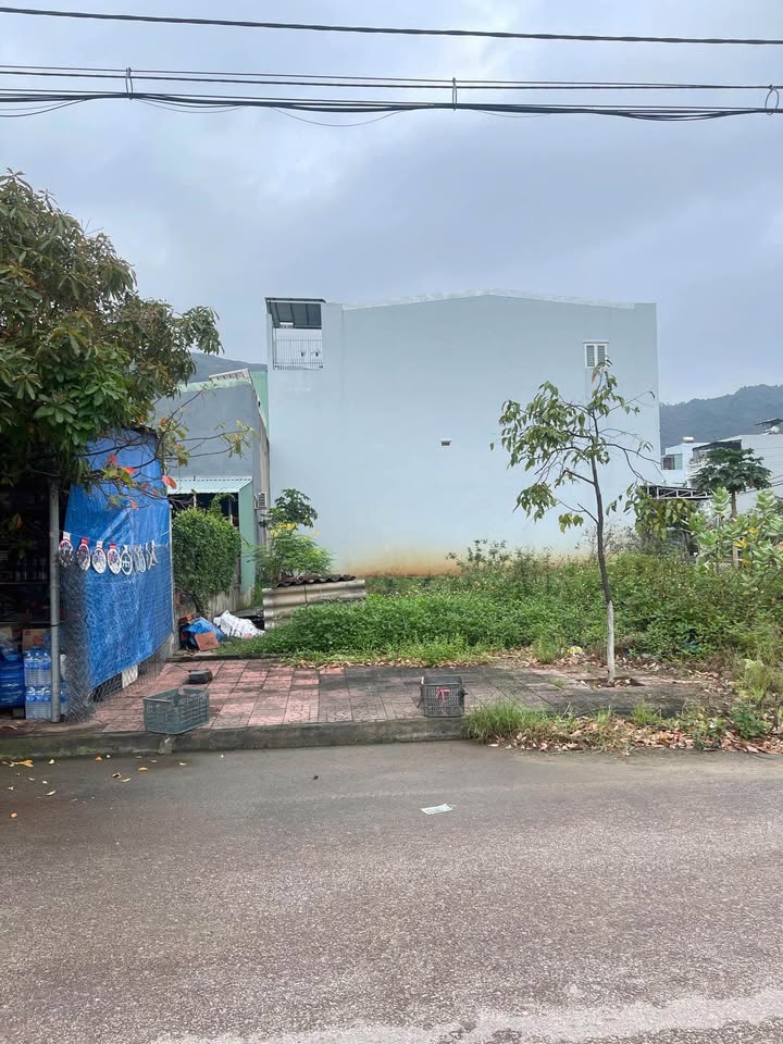 Đất nền khu TĐC Núi Mồ Côi, 96m² giá 2.95 tỷ - Vị trí sầm uất thuận lợi!