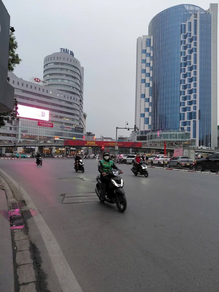 Nhà Phố Thái Hà Đống Đa 75m² giá 60 tỷ - Vị trí đắc địa, pháp lý rõ ràng!