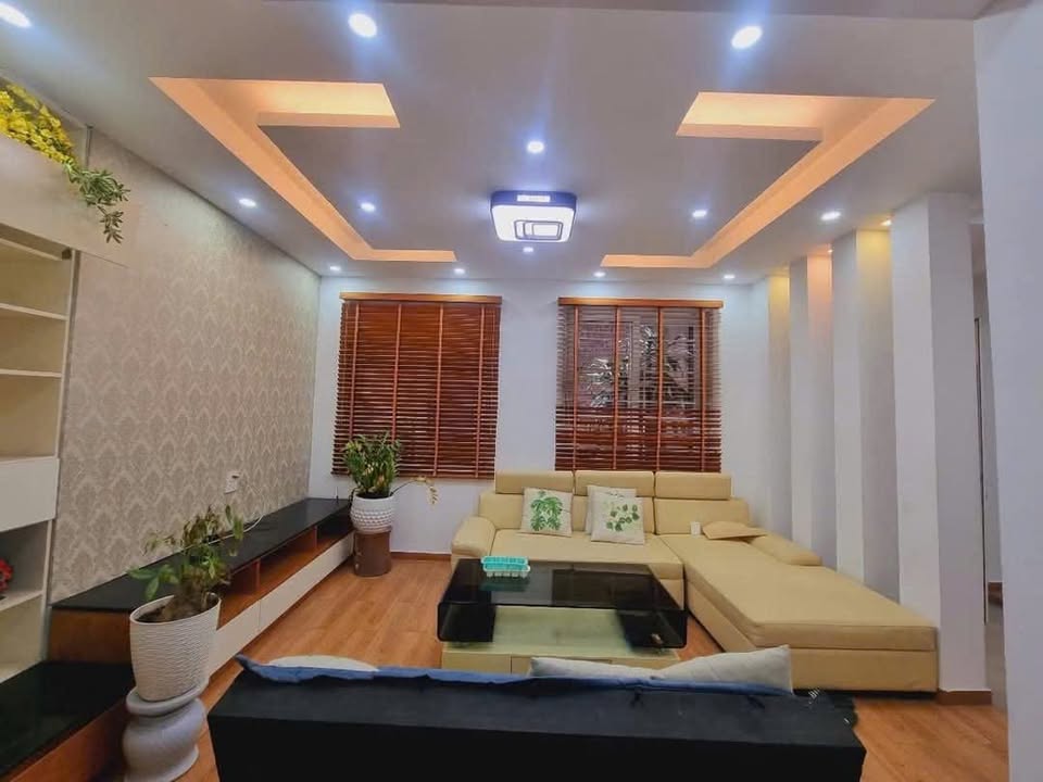 Nhà phố Nguyễn Khánh Toàn Cầu Giấy 98m² giá 4 tỷ - Kinh doanh tuyệt vời!