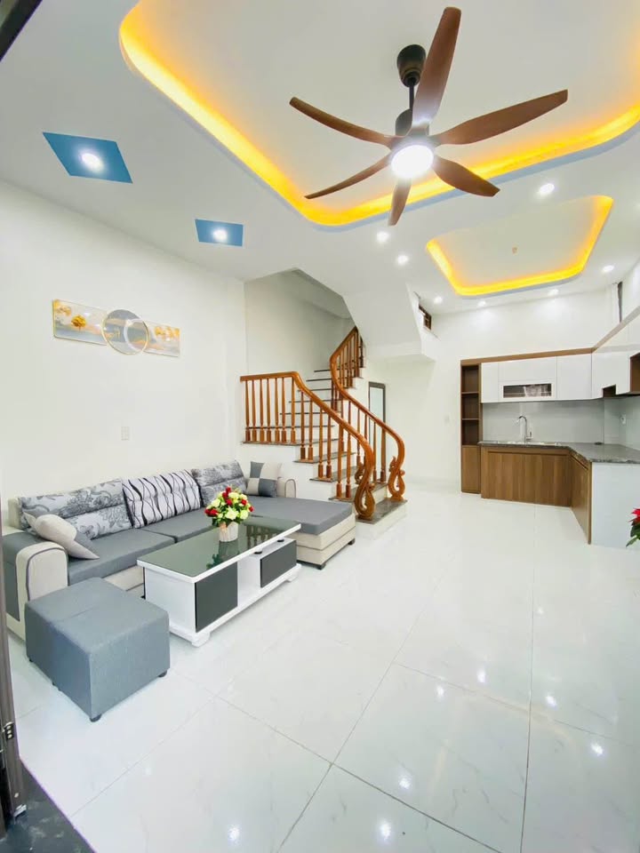 Bán nhà 3 tầng tại Phường Quang Trung, TP Thái Bình 35m² - Giá 1.6 tỷ, sổ đỏ chính chủ!