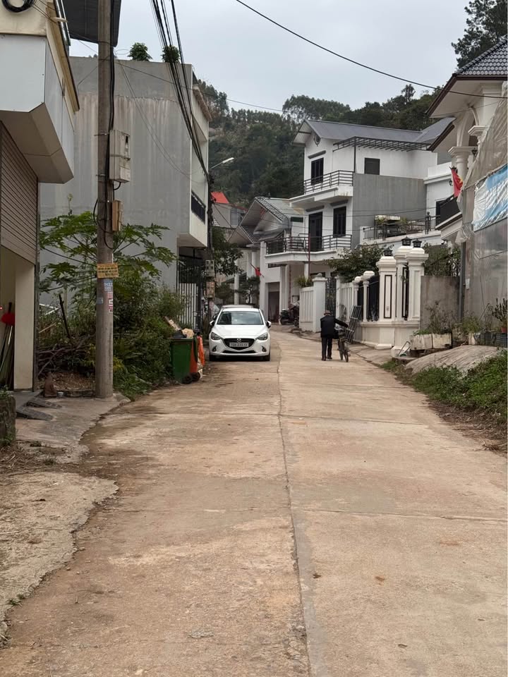 Bán nhà 2 tầng Mai Pha 92m² giá 3.3 tỷ - Vị trí đắc địa gần đường Hùng Vương!