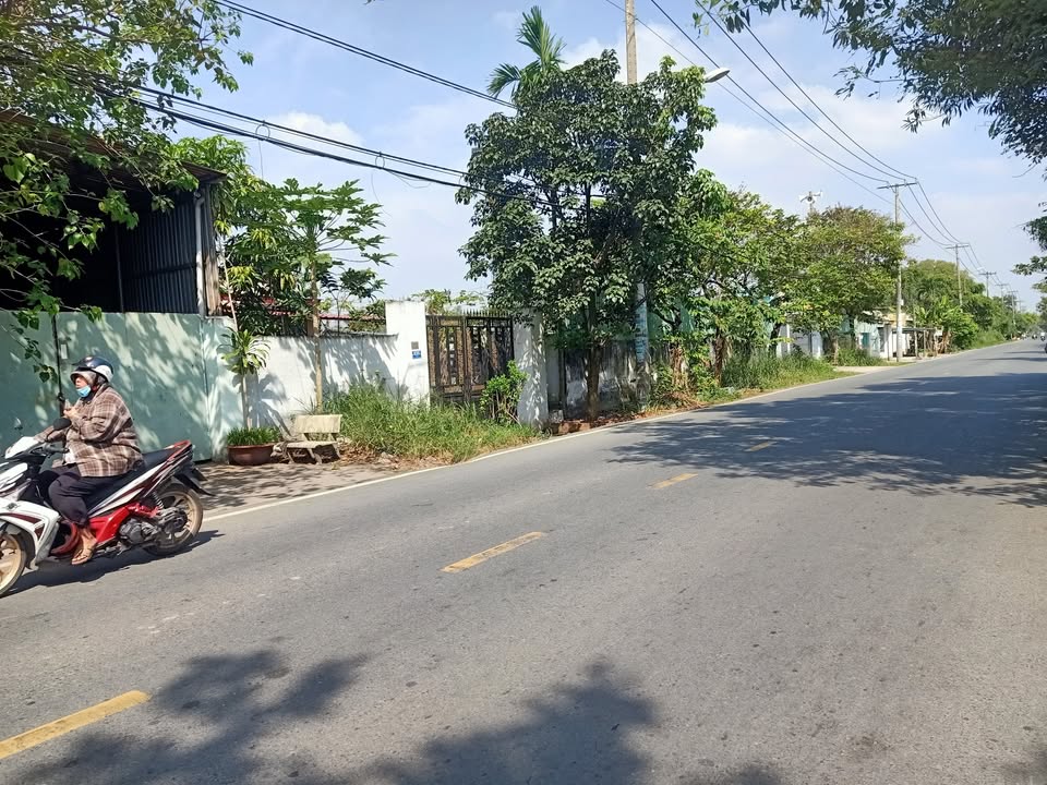 Đất nền mặt tiền đường Thanh Niên, Hóc Môn, 4000m² - Giá chỉ 60 tỷ!