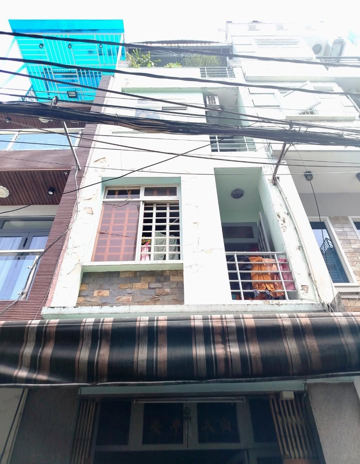 Nhà 5 tầng hẻm ô tô Nguyễn Trãi quận 5 43.98m² giá 9.2 tỷ - Kinh doanh sầm uất!