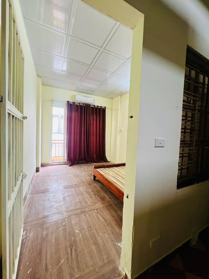 Phòng cho thuê tầng 3 tại Kim Giang 2.3 triệu - Ban công rộng thoáng mát!