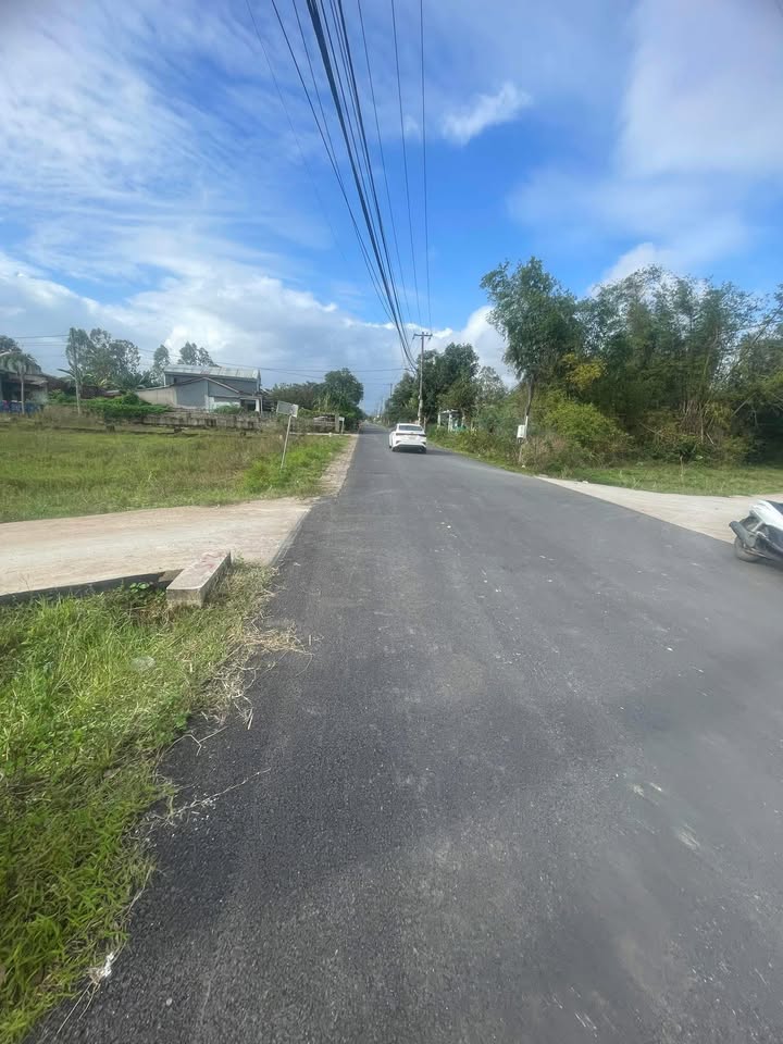 Đất nền Hòa Tiến Đà Nẵng 100m² giá 1.7 tỷ - Nở hậu, hướng Tây Nam!