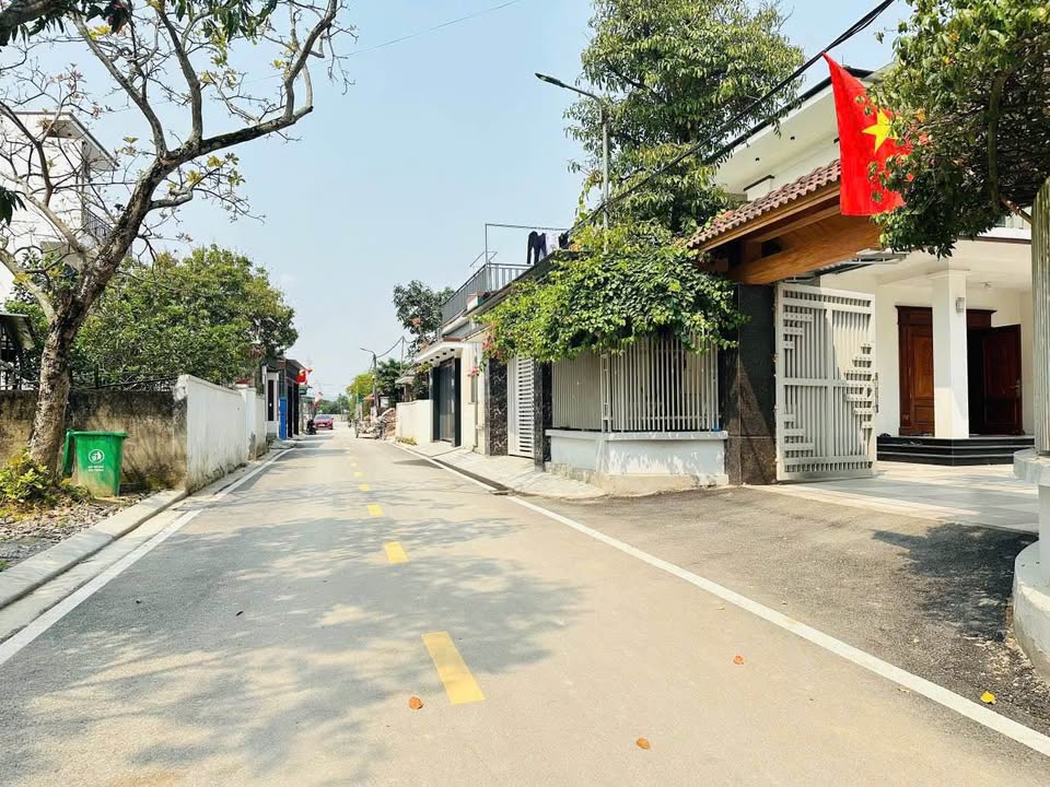 Đất nền Vinh Hưng 96m² giá 2.85 tỷ - Đường thông rộng, vị trí đẹp!