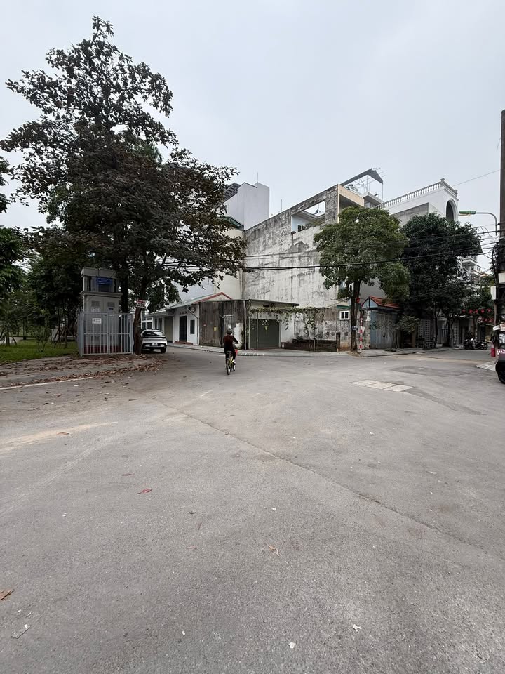 Đất phân lô Ngọc Thụy 80m² giá thỏa thuận - Đường ô tô, view công viên tuyệt đẹp!