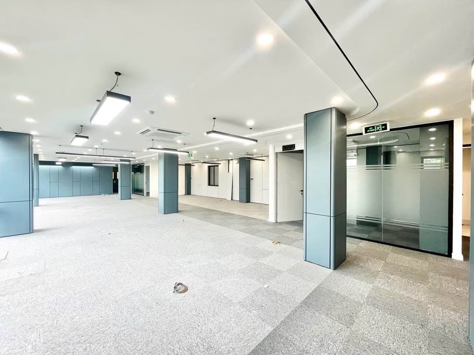 Cho thuê văn phòng Minh Khai 100m² - Giá chỉ 20 triệu/tháng, không gian làm việc thoải mái!