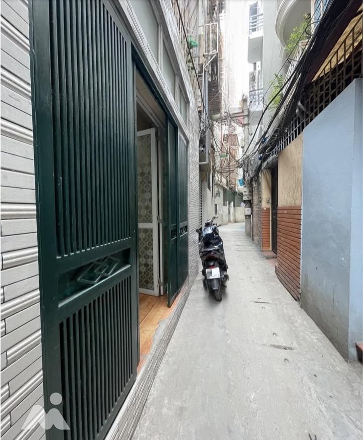 Nhà Ngõ Quỳnh Hai Bà Trưng 53m² giá 3.9 tỷ - Mặt tiền rộng 5.3m, sổ đỏ chính chủ!