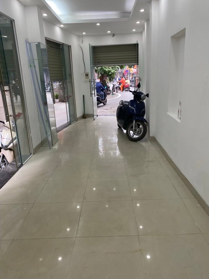 Nhà mặt phố Quỳnh Mai, Hai Bà Trưng 35m² giá 6.2 tỷ - Kinh doanh hiệu quả!