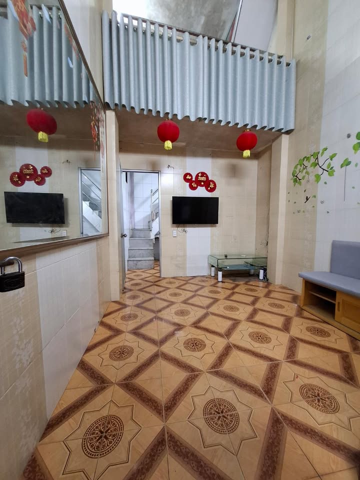 Nhà phố Dương Văn Bé, Vĩnh Tuy 18.5m² giá 4.3 tỷ - Thiết kế thông minh, gần trung tâm!