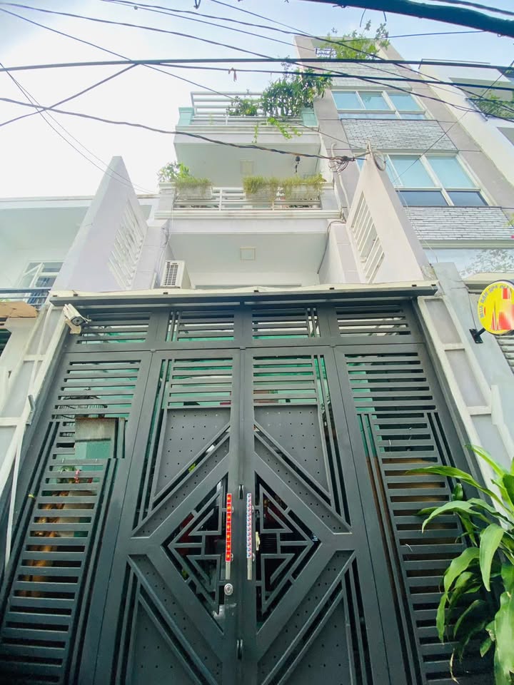 Nhà phố Trần Bình Trọng, Q5 50m² - Sổ đỏ chính chủ, giao nhà ngay!