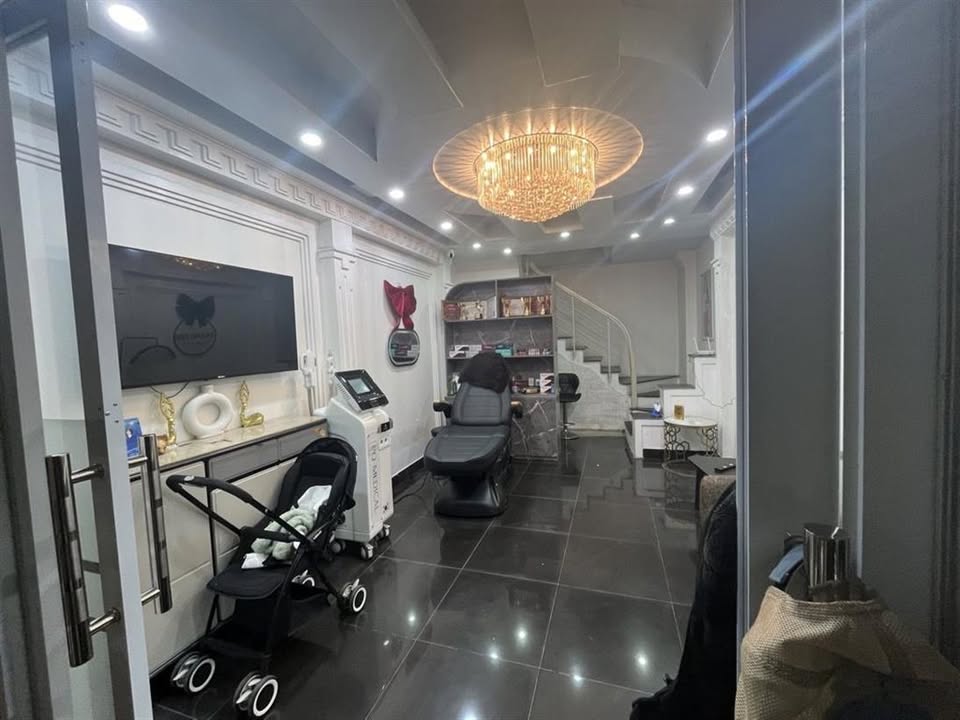 Nhà phố kinh doanh Tân Mai 35m² giá 6.9 tỷ - Đầu tư siêu lợi nhuận!