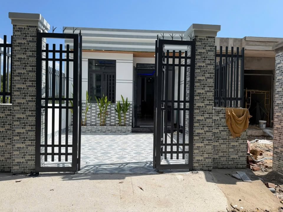 Nhà riêng Tân Thành, Phú Mỹ 125m² giá 1.8 tỷ - Xây dựng kiên cố, công năng đầy đủ!