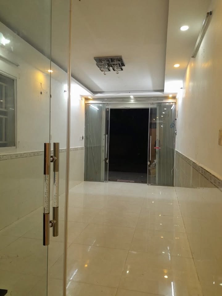 Nhà nguyên căn 45 Trần Quý Cáp, Tuy Hòa 100m² giá 6 triệu - Nhà mới thiết kế hiện đại!