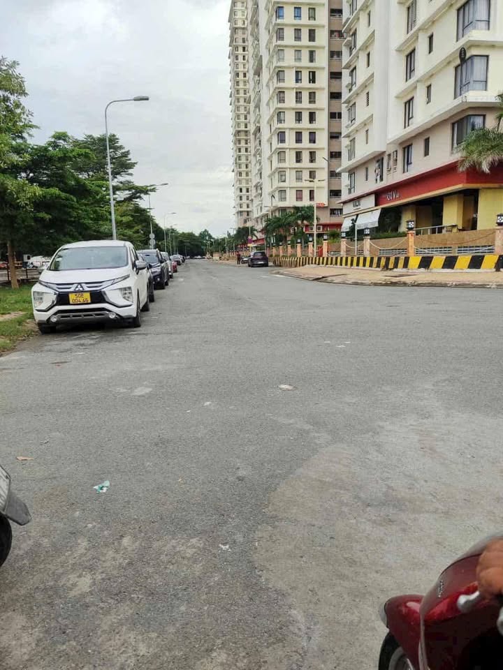 Nhà phố Phạm Hữu Lầu, Quận 7, 57m² giá 4.5 tỷ - Ô tô vào tận nơi, sổ hồng riêng!