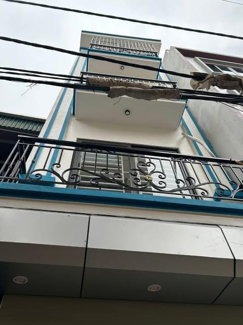 Nhà đẹp Tả Thanh Oai 36m² giá 5.5 tỷ - Sân riêng thoáng mát!