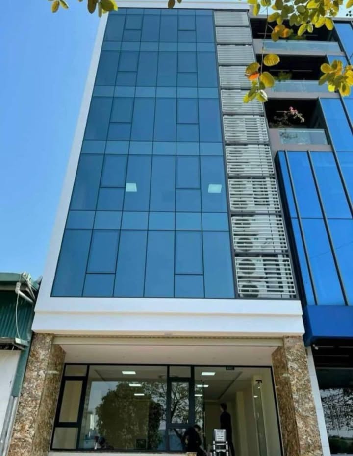 FrontHouse Lạc Long Quân Tây Hồ 250m² giá 168 tỷ - Thiết kế hiện đại, sổ đỏ chính chủ!