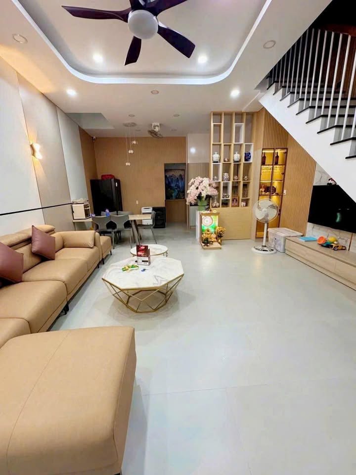 Nhà mới full nội thất tại Cam Ranh 152.8m² giá 3 tỷ - Sẵn sàng vào ở!