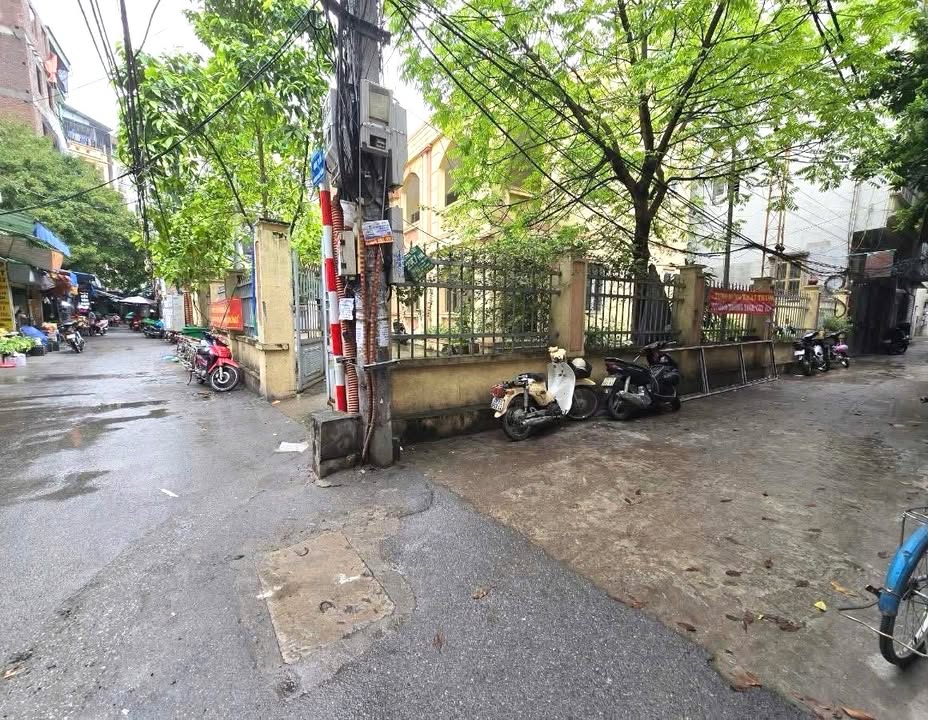 Nhà đẹp Cầu Diễn 40m² giá 9 tỷ - Đầu tư sinh lời, nội thất sang trọng!