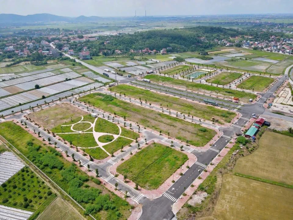 Đất nền góc KDC Nam Tiến Đồng Việt 122.2m² giá chỉ 200 triệu - Cơ hội đầu tư không thể bỏ lỡ!