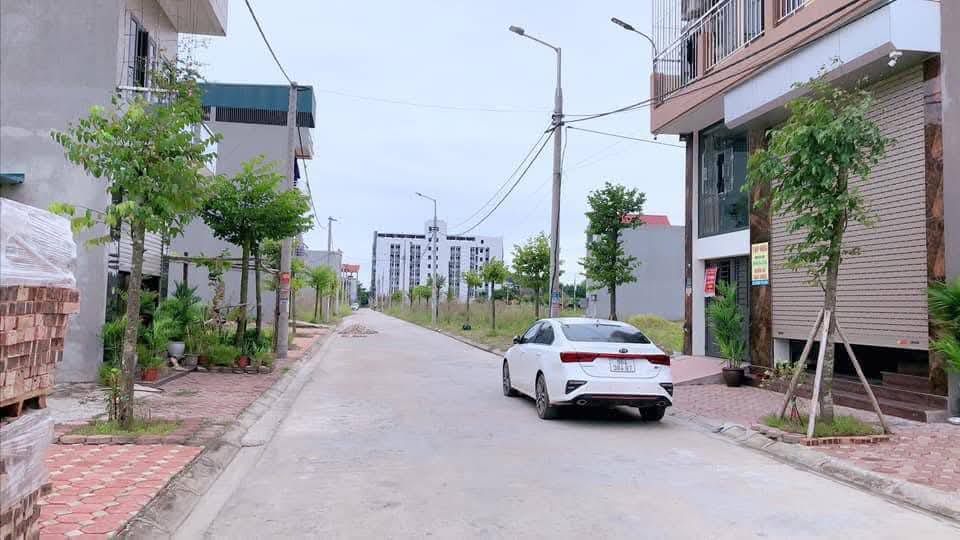 Đất nền thôn Đồng Nhỏ, Quang Châu, 185m² - Vị trí đắc địa, giá thỏa thuận!