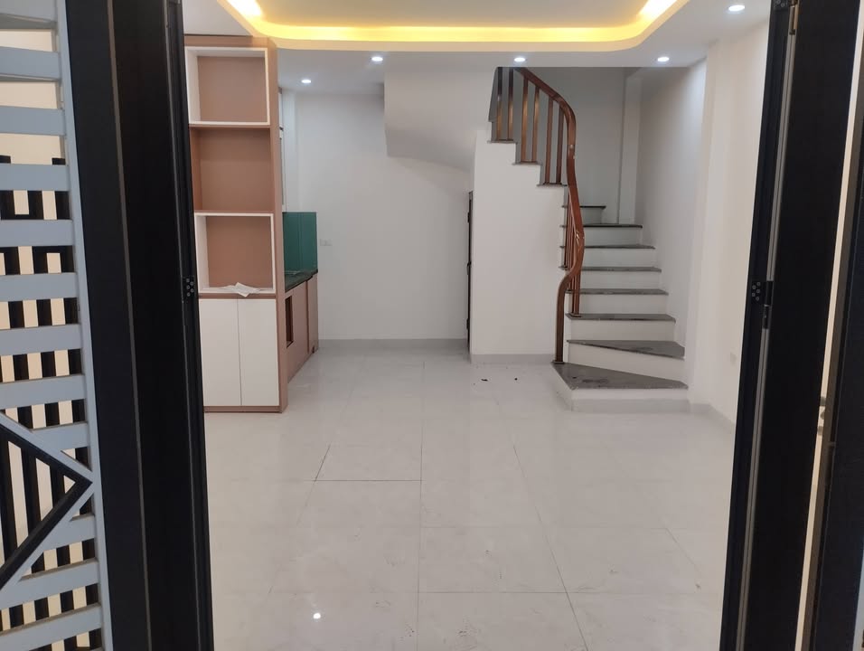 Nhà 5 tầng cho thuê tại ngõ 1060 Yên Nghĩa, Hà Đông - Diện tích 30m² giá 9 triệu/tháng!