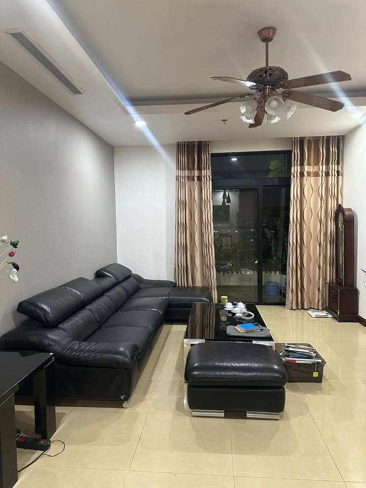 Căn hộ Royal City 3 phòng ngủ 140m² giá 25 triệu - Full nội thất sang trọng!